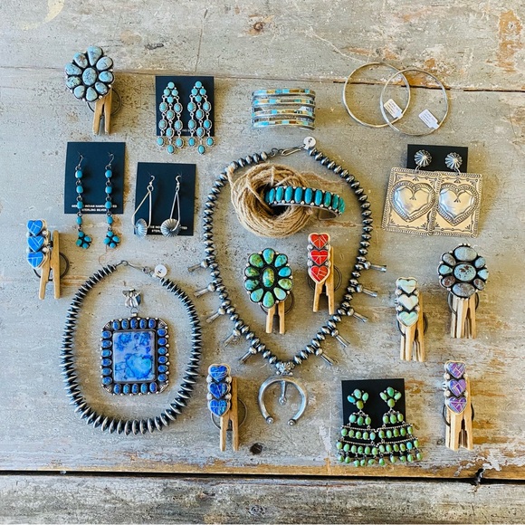 ♥️ Navajo ♥️ Eleanor Largo Sterling Silver & Kingman Turquoise Earrings - Picture 10 of 10